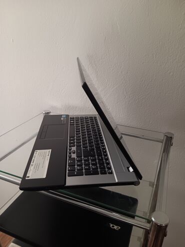 Acer: Intel Core i5 — 2