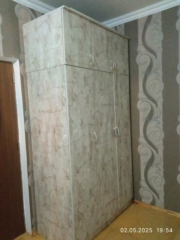 Modullu arabalar: İşlənmiş, Açılan, 3 qapılı Düz dolab, Dolab-asılqan