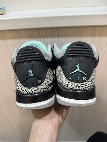 Кроссовки и спортивная обувь: Продаю б/у джордан 3 ОРИГИНАЛ ОРИГИНАЛ размер 43 без стелек шнурки — 2