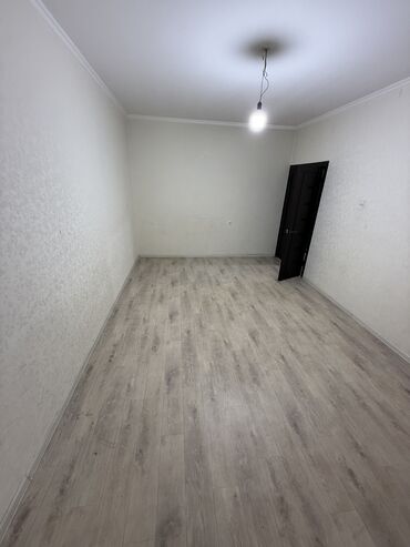 обмен квартиру на дом: 2 комнаты, 66 м², 106 серия, 2 этаж, Косметический ремонт