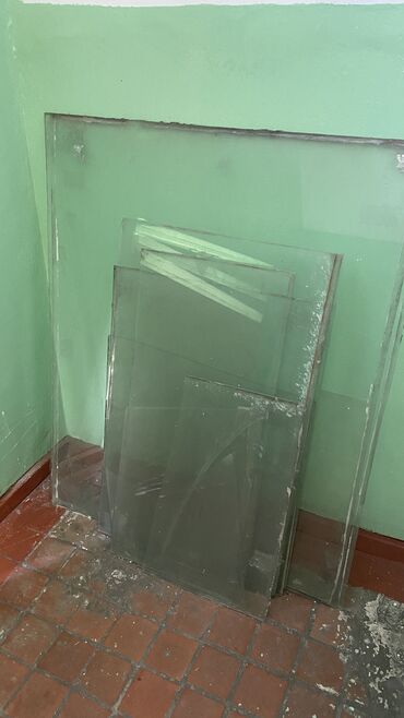 мебель в дар: Лист гипсокартона новый и старые стекла Отдам даром самовывоз мкр