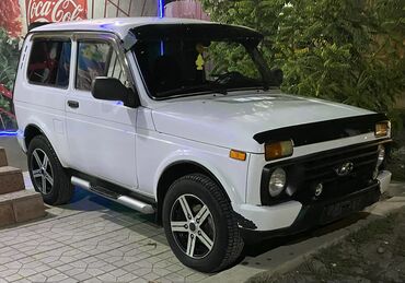 авто росрочка: ВАЗ (ЛАДА) 4x4 Нива: 2015 г., 1.7 л, Механика, Бензин, Внедорожник