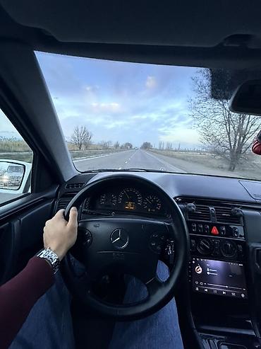 Mercedes-Benz: Mercedes-Benz E-Class: 1999 г., Седан — 6