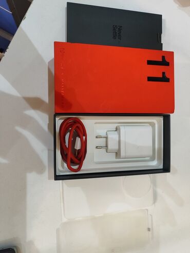 буфер на компьютер: OnePlus 11, Б/у, 256 ГБ, цвет - Серебристый, 2 SIM