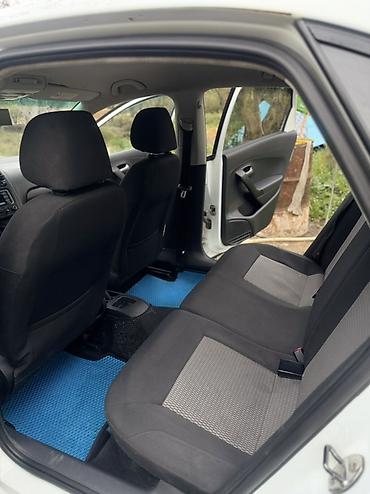 eva полики бишкек: Volkswagen Polo: 2013 г., 1.6 л, Кол менен иштөөчү, Бензин, Седан — 6