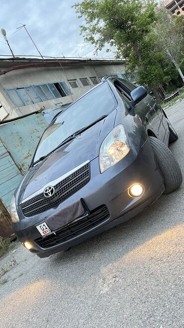 авесис версо: Toyota Corolla Verso: 2003 г., 1.8 л, Бензин