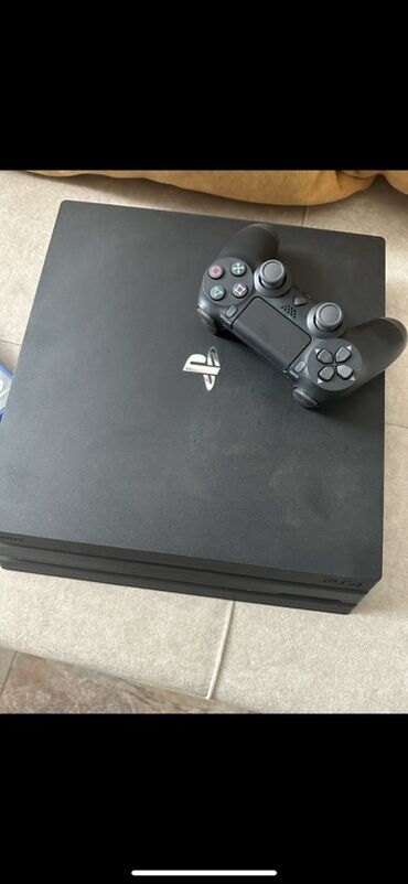Sony PlayStation 4 Pro oyun konsolu, DualShock 4 nəzarətçi ilə