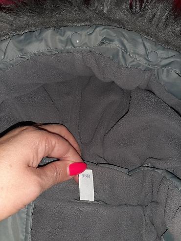 ski pantalone i jakna za decu: Dečija jaknica vel 36 meseci
Topla i meka sa krznom koje se skida — 4