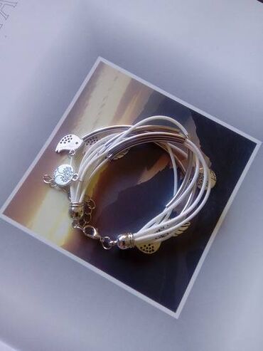 haljina sa cirkonima: Multi-layered bracelet