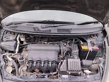 Honda: Honda Fit: 2005 г., 1.3 л, Вариатор, Бензин, Хэтчбэк — 10