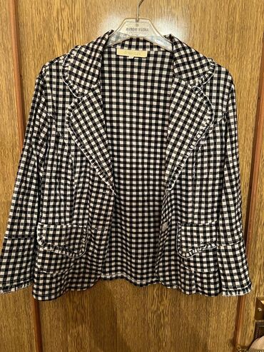 Futbolka və maykalar: Pencək və koftalar 36 (S) razmer. Təzə kimidir, Hər biri 5 azn. Ünvan — 2