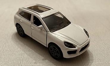 Oyuncaq nəqliyyat: Ağ rəngli metal oyuncaq SUV model avtomobil - Material: die-cast — 2