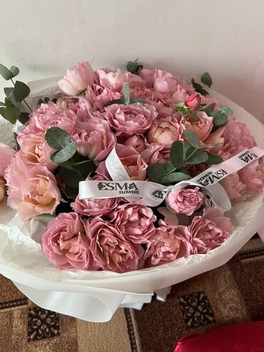 букет из бабочек купить: Пышный букет в нежно-розовой гамме - Состав: садовые/пионовидные розы