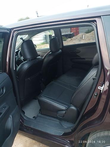 таюота виш: Toyota WISH: 2011 г., Минивэн — 5