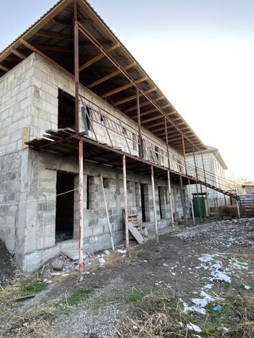 продаю дом в районе фучика: Продаю Здание, Действующий 300 м²