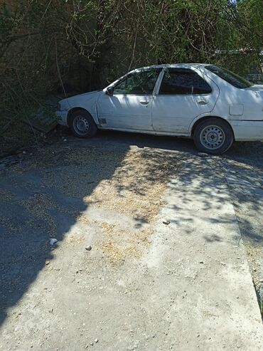 чехол универсальный для авто: Nissan Sunny: 1998 г., 1.5 л, Автомат, Бензин, Седан