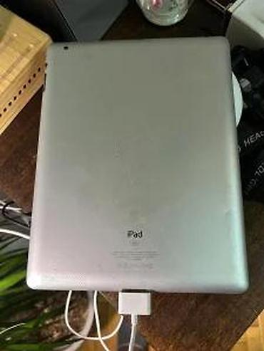 Apple: Apple iPad (bela/ crna maska) sa 30‑pin konektorom za punjenje. - — 12