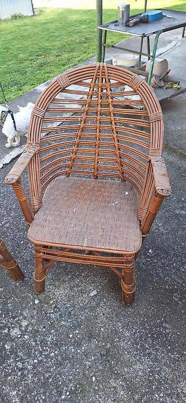 Baštenski nameštaj: 6 stolica i sto — 2