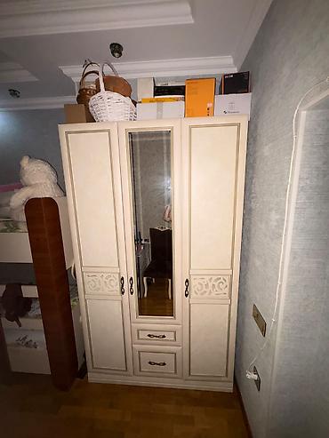 divar kitab refleri: Sndolab 150 azn Hundurluyu 2,2 m Eni 0,45 m Uzunluğu 1,4 m Unva 9 — 1