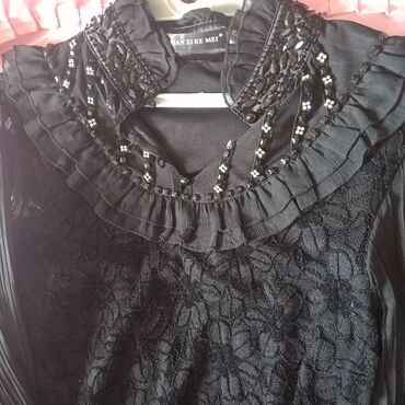 Dəstlər, kostyumlar: Gôy atlas kostyum 120 manata alinib 60 manata satilir. Cemi 1 defe — 8