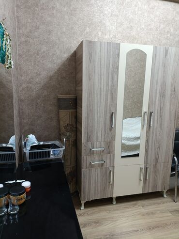 Uzunmüddətli kirayə mənzillər: Kirayə mənzil – şəhər mənzərəsi ilə - Plan: işıqlı otaq, ayrıca — 13