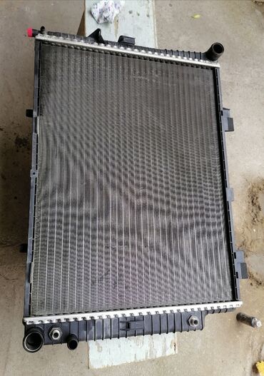 Radiatorlar: 2.2cdi 4 göz 2000 ilin su və konditsioner radiatoru satılır. Su