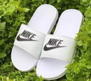 Kućne papuče: Kućne papuče Nike, 42, bоја - Bela