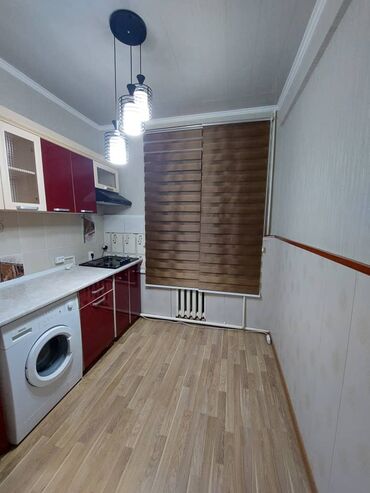 кв суточн: 3 комнаты, 70 м², Сталинка, 1 этаж