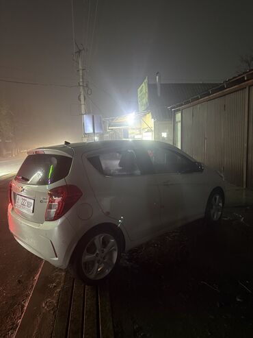 Chevrolet: Chevrolet Spark: 2016 г., 1 л, Автомат, Бензин, Хэтчбэк at lalafo.kg — 7 Chevrolet: Chevrolet Spark: 2016 г., 1 л, Автомат, Бензин, Хэтчбэк — 7