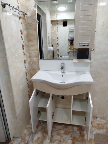 Hamam üçün aksessuarlar: Hamam üçün lavabo və şkaf dəsti spot və razetkası da var
80 sm -da lalafo.az — 1 Hamam üçün aksessuarlar: Hamam üçün lavabo və şkaf dəsti spot və razetkası da var
80 sm — 1