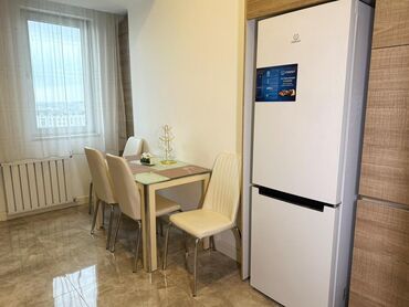 Посуточная аренда квартир: 3 комнаты, Душевая кабина, Постельное белье, Кондиционер — 3