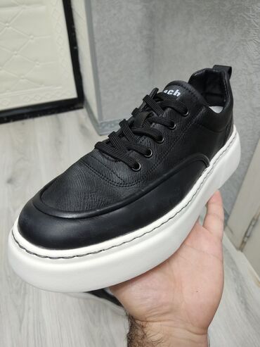 Women's Sneakers and athletic shoes: Ölçü: 42, rəng - Qara, Yeni -da lalafo.az — 1 Women's Sneakers and athletic shoes: Ölçü: 42, rəng - Qara, Yeni — 1