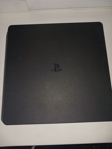 PS4 (Sony PlayStation 4): Продаётся Sony Playstation Slim 4 В комплекте есть две лучшие игры
