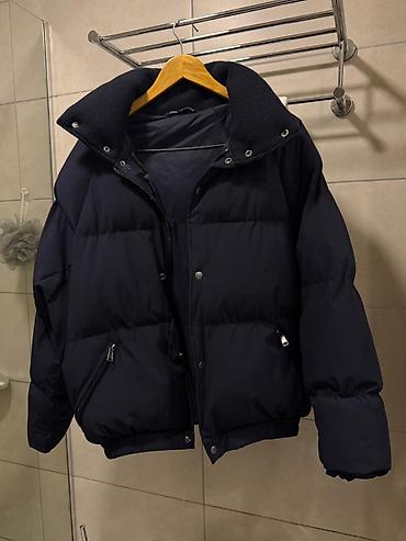 куртка zara: Su keçirməz və isti balonka tipli original Zara kurtkasıdır. 3-4dəfə — 2