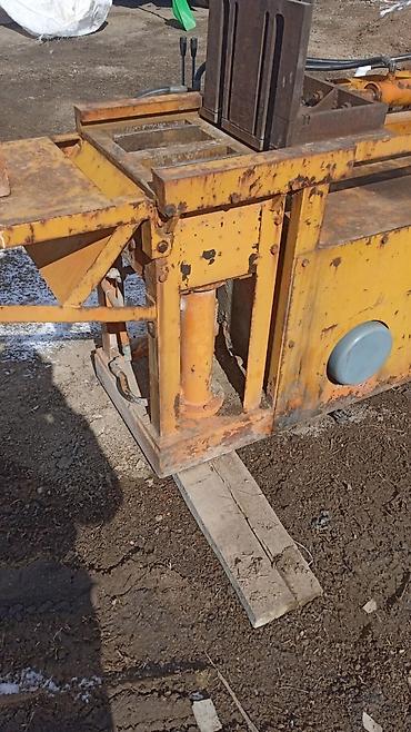 Другое оборудование для производства стройматериалов: Гидравлический вибропресс-станок для производства бетонных блоков — 15