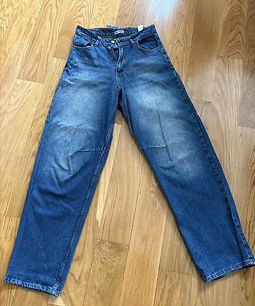 Kişi geyimləri: Klassik mavi rəngli denim şalvar - Kəsim: düz/relaks fit, orta bel - — 1