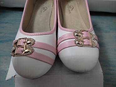 Босоножки, сандалии, шлепанцы: Продам чисто за символическую плату обувь женская размеры 39- 40 по — 9