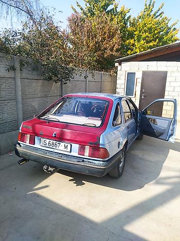 буксиры: Ford Sierra: 1988 г., 1.8 л, Механика, Хэтчбэк — 4
