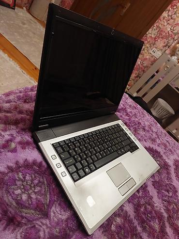 Digər noutbuklar və netbuklar: Klassik dizaynlı noutbuk - Ekran: təxminən 15–17 düym, parlak panel — 2