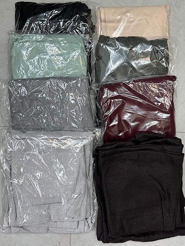 jakna s cizme potupno o: Zenski komplet
S M L XL
2200din — 7