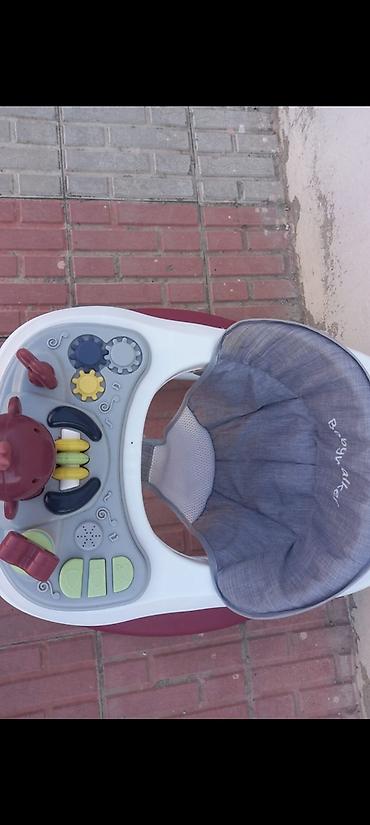 Gəzinti arabaları: Uşaq gəzdirici (Babywalker)Sumgayit.ərazi - Rəng: ağ-göy oturacaq — 4