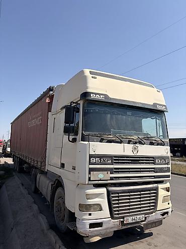 тягачи шахман: Тягач, DAF, 2001 г., Шторный — 4