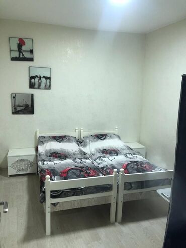 Uzunmüddətli kirayə mənzillər: Tarqovuda, İçəri şəhər metrosu yaxınlığında, 2 mərtəbəli binanın 2-ci — 8