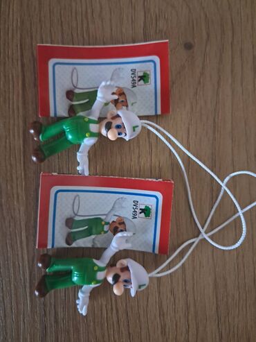 ağ uşaq krosovkaları: SATILIR. Kinder Joy Super Mario 2025 seriyasi Ağ Luigi.3 manata