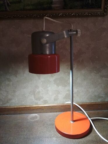 komputer stollari ve qiymetleri: Klassik qədimi stol lampası. Almaniya istehsalı. Sovet dövründən