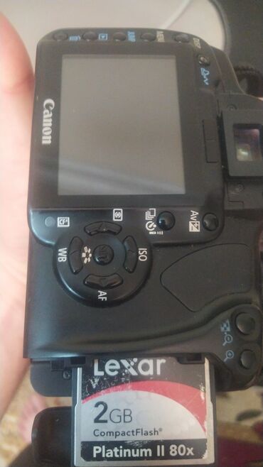 цифровой фотоаппарат canon powershot: Canon DSLR fotoaparat (arxa panel görüntüsü). Xüsusiyyətlər və