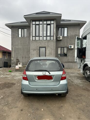 Honda: Honda Jazz: 2004 г., 1.3 л, Бензин — 6