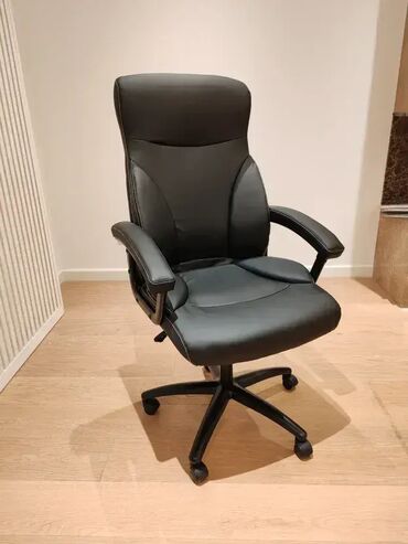 Kancelarijski setovi nameštaja: Fotelje i stolovi crni elektro podesivi dim 140x70 cm Odlični, kao — 9