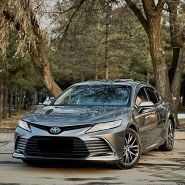 Toyota: Toyota Camry: 2021 г., 2.5 л, Типтроник, Гибрид, Седан