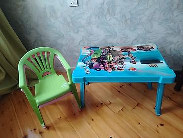 usaqlar ucun yeni il geyimleri: Uşaq stolu və 4 ədəd oturacaq dəsti. - Masa: möhkəm plastik, mavi — 1